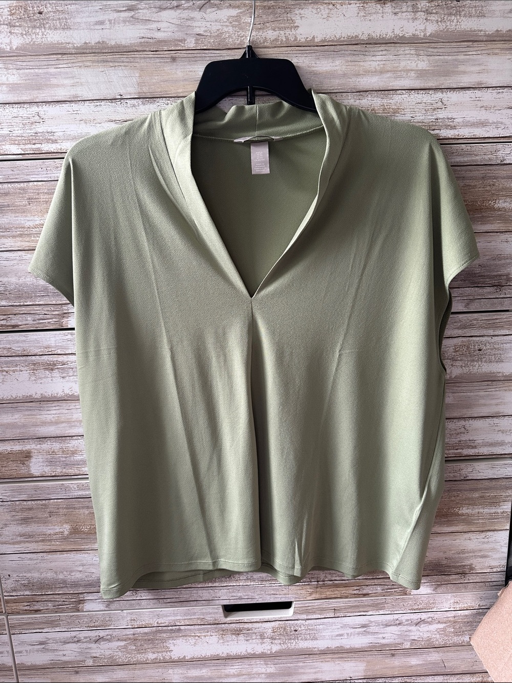 🌿 H&M Sage Green V-Neck Short Sleeve Blouse Top Women’s XL